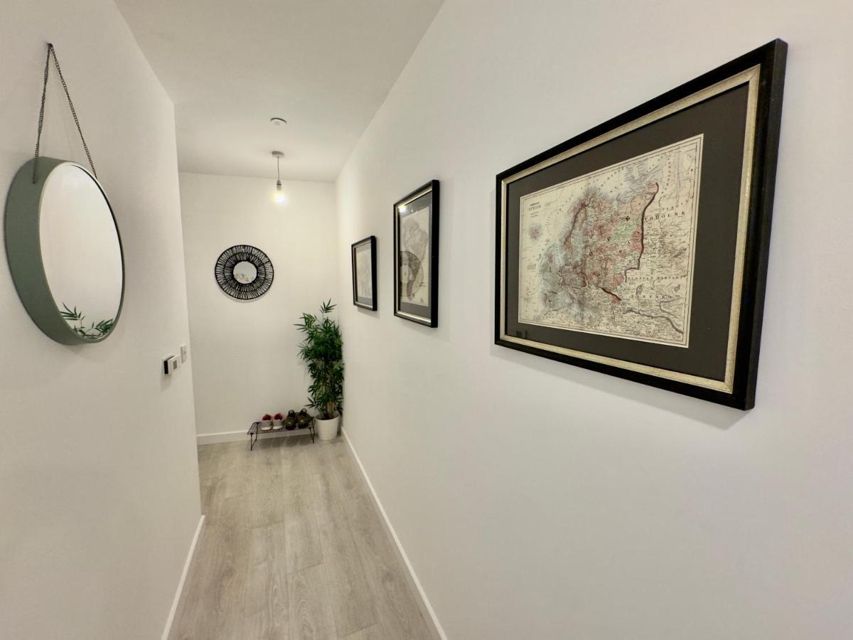 3Bedroom, 2Bathroom, Balcony,Luxury Flat Westfield 伦敦 外观 照片
